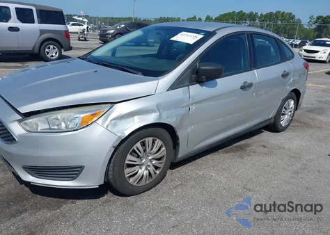 2016 Ford Focus S from USA, damaged, VIN 1FADP3E20GL210251